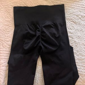 Scrunch butt gym leggings